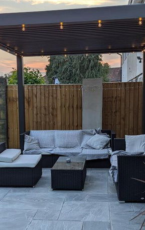 Pergola med ljusslinga