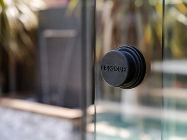 Glasväggar till pergola detalj