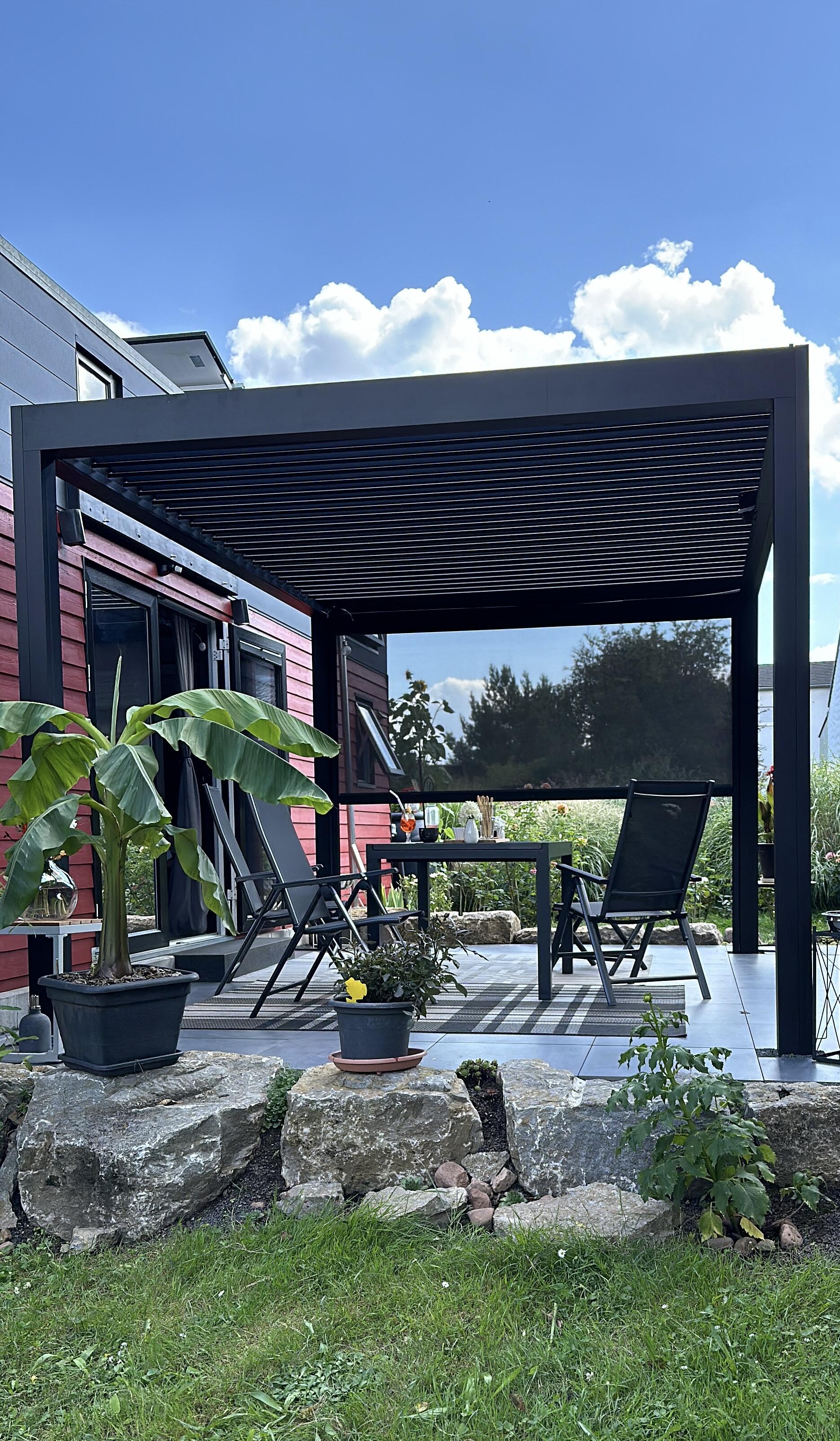 Pergola i trädgården